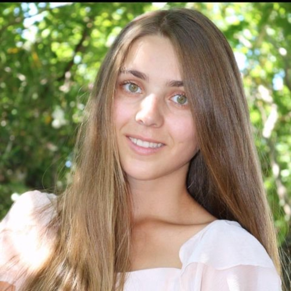 Meet your Posher, Ema